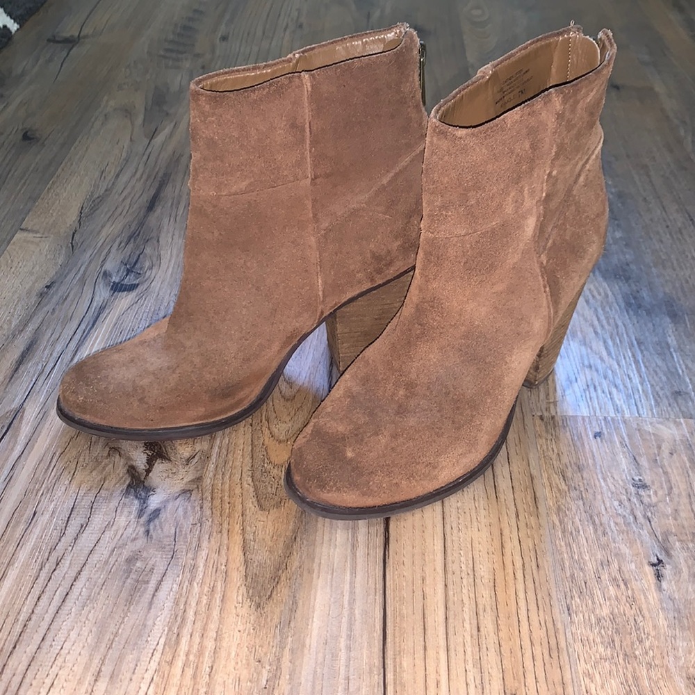 Arturo Chiang Brown Booties